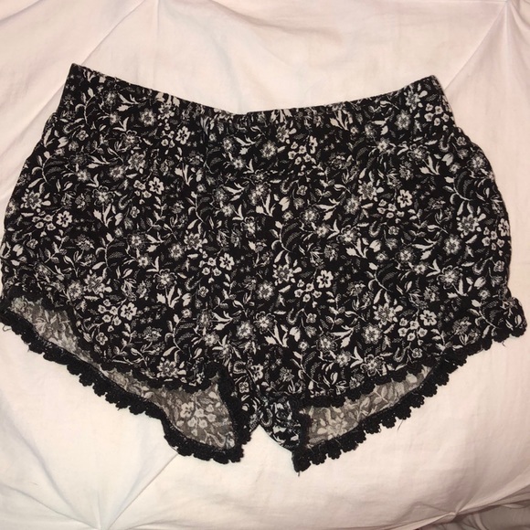 Full Tilt Pants - Tilley’s floral stretchy shorts Full Tilt Pants - Tilley’s floral stretchy shorts